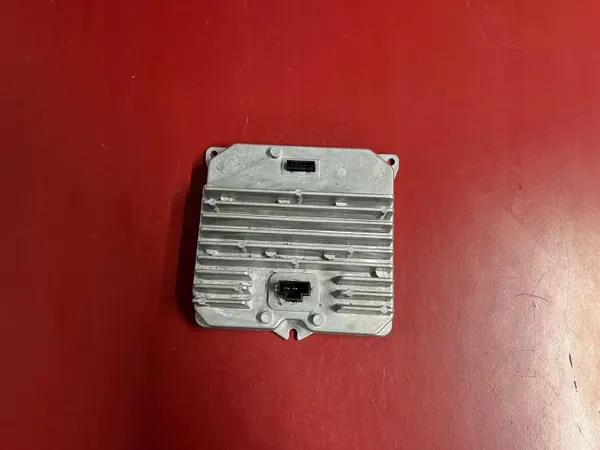 Convertidor Voltaje BMW X5 F15 OEM 9310452 image 2