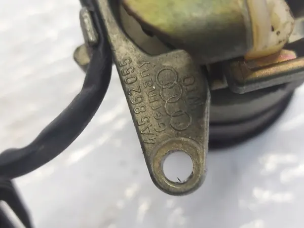 Interruptor de encendido OEM 893905851D Audi 80 B4 image 7