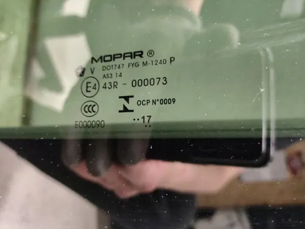 Teto solar OEM 10021444D para Chrysler Pacifica Híbrido image 8