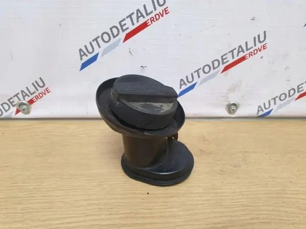 BMW X3 F25 Olievulpijp OEM 11127810587 image 2