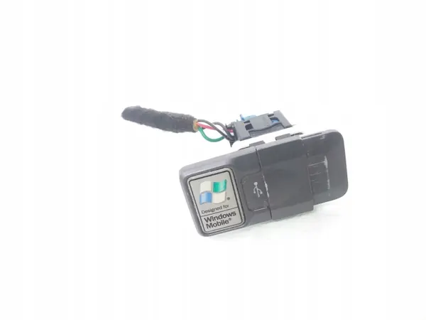 Prise USB Opel Astra H OEM 13604438 - Occasion image 2