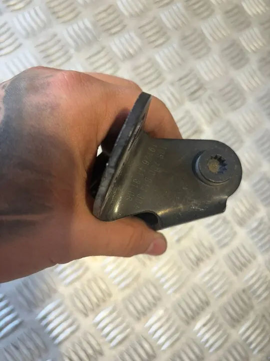 VAG OE Rullguide för dörr 7C0843304 image 3