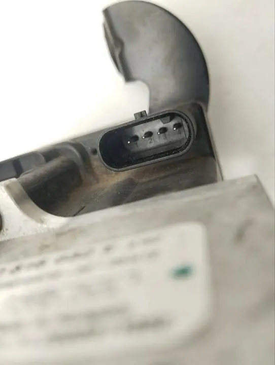 Radiador de Óleo Transmissão Automática Porsche Taycan 2021 OEM image 5