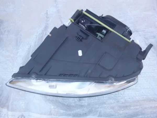 Farol Xenon Direito Frontal VW Touareg 02-10 image 5