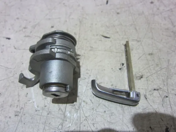 BMW Lukkosylinteri OEM 51217497223 avaimella image 7