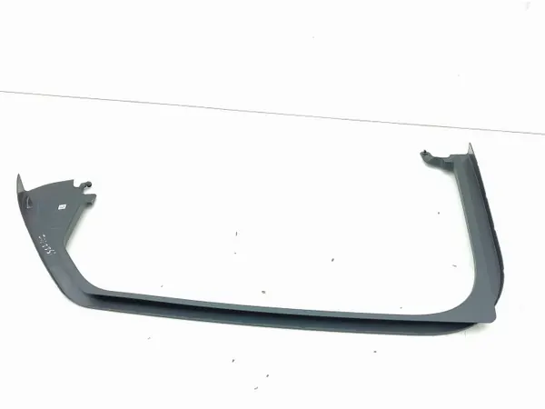 Ford Mustang Mach-E 2024 Takaikkunan lista OEM LJ8BR247B57A image 7