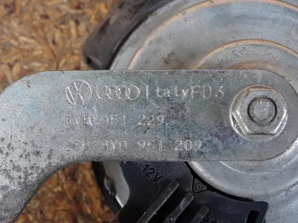 AUDI A3 8V 12-20 Suporte de Buzina Esquerdo 5Q0951221A image 8