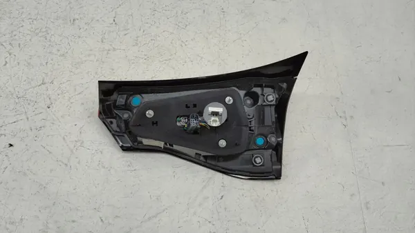 Lámpara trasera izquierda Toyota Yaris Cross image 2