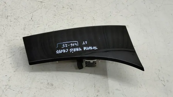 Lámpara trasera izquierda Toyota Yaris Cross image 4