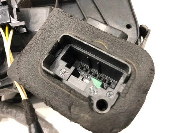 Linke Hintertürschloss VW Passat B8 Kombi image 3