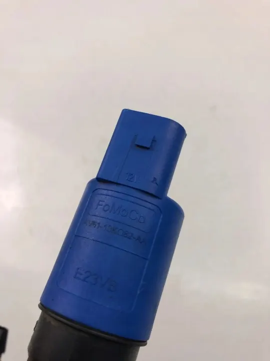 Jaguar XE 2019 Spolarpump OEM AV6113KO82AA image 4