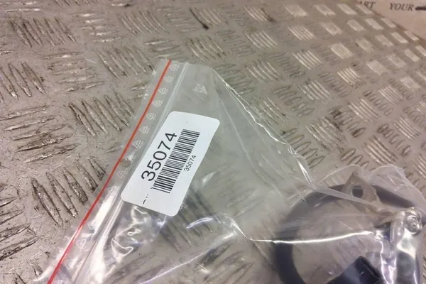 Klema minusowa BMW 2 CABRIO 2018 image 3