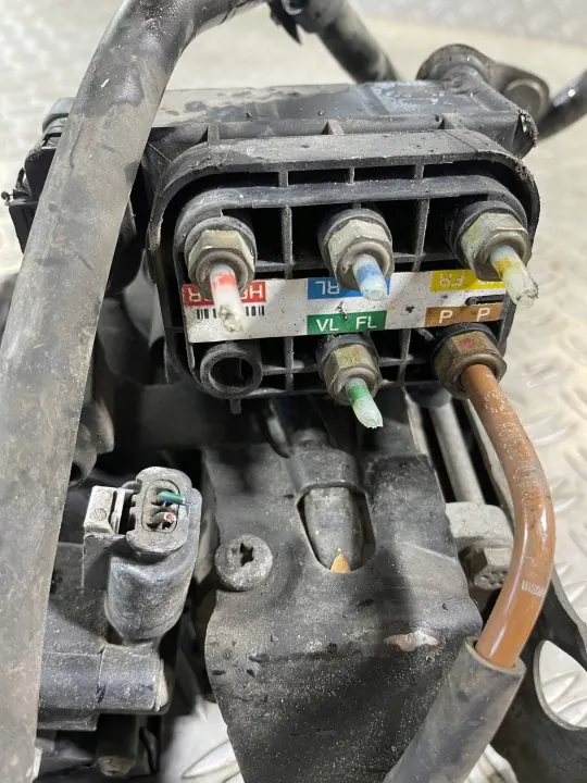 Mercedes-Benz OEM A0993200004 Ophangingcompressor image 6
