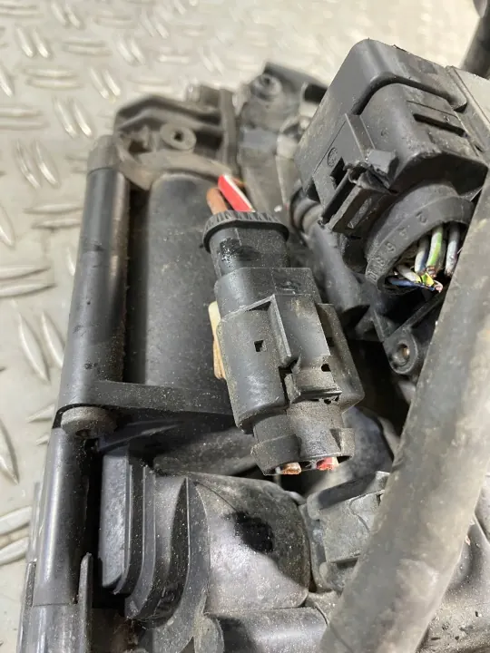 Mercedes-Benz OEM A0993200004 Ophangingcompressor image 7