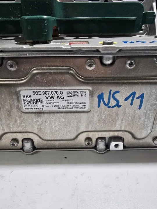 VW Golf VII Wechselrichter OEM 5QE907070Q - Gebraucht image 3