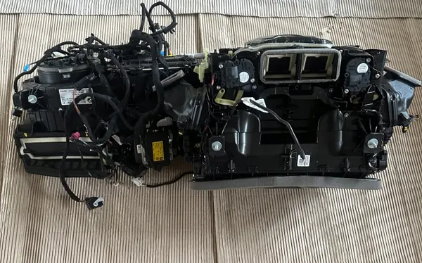 BMW Lämmittin OEM 5A31686 5-sarja G30 LCI image 2