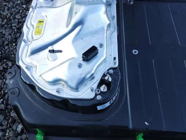 Batería de tracción Tesla Model 3 OEM 1666969-00-D image 5