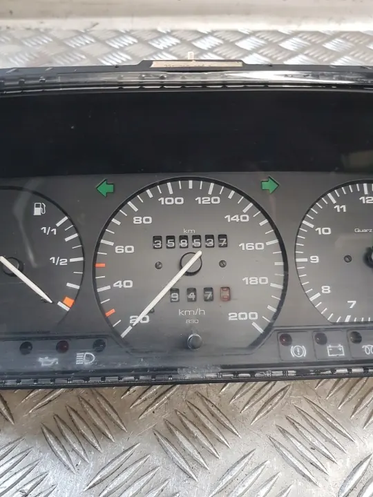 VW T4 Instrumentpanel OEM 701919033DK - Begagnad image 7