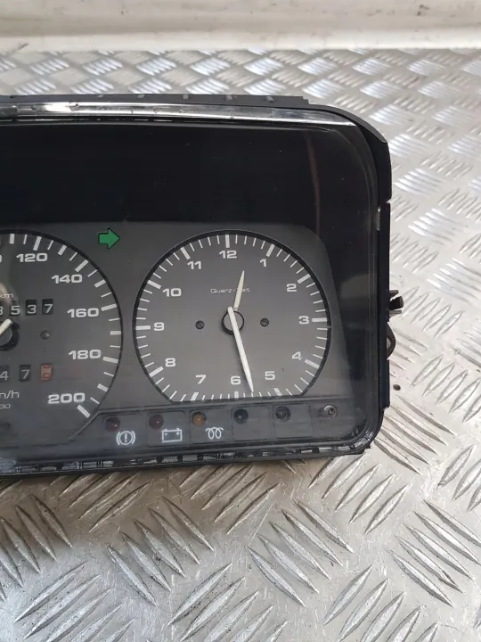 VW T4 Instrumentpanel OEM 701919033DK - Begagnad image 8