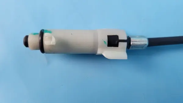 Cable apertura tapa combustible OEM 403004573AA Chery image 9