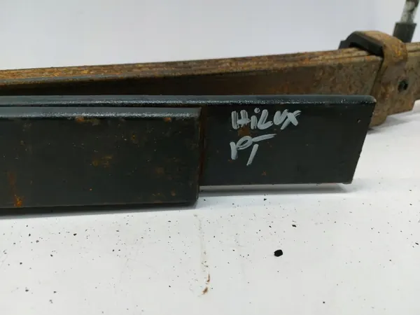 Toyota Hilux VIII Rechte Hinterachsfeder respio846846448115 image 3