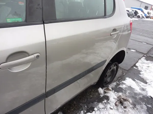 Vänster bakdörr Skoda Fabia II HB 07-10 OEM 5J6833055 image 2