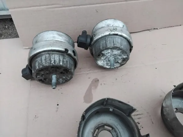 Kit de supports moteur OEM 4F0199379L/4F0199382D image 3