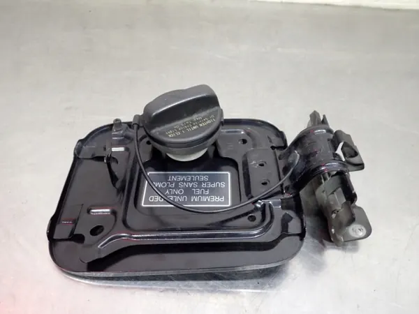 Infiniti M37X brandstofklep OEM 0 - Gebruikt image 4