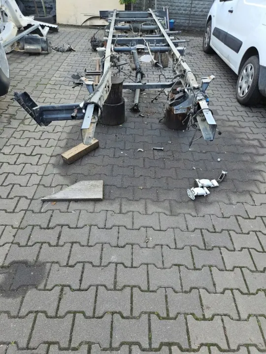 IVECO DAILY RAMA 5,6m Rahmen - Originalteil image 3
