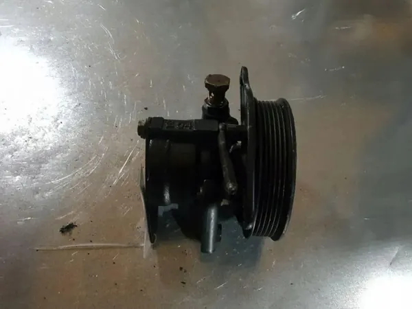 Direction assistée Volvo OEM 26039584 pour 440 K (445) image 2