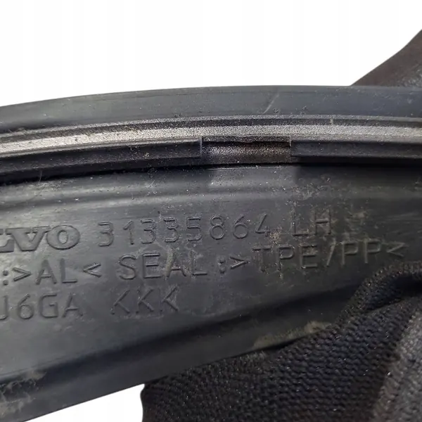 Volvo S60 2013 Moldura de janela dianteira esquerda image 3