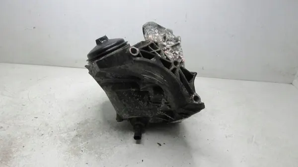 Audi A8 S8 D3 4E Ölfiltergehäuse 077115401AA image 2