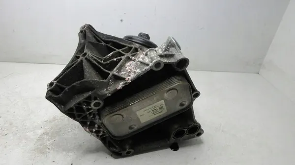 Audi A8 S8 D3 4E Ölfiltergehäuse 077115401AA image 3