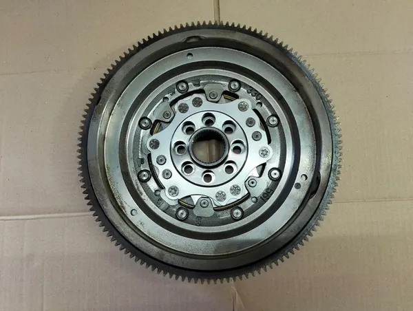 Volante de Dupla Massa Audi A3 RS3 2.5 TFSI image 2