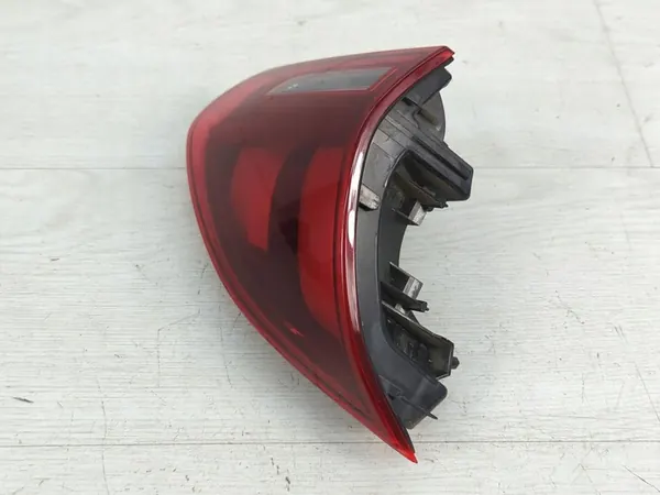 Luz trasera izquierda para Peugeot 2008 facelift 2018 image 3