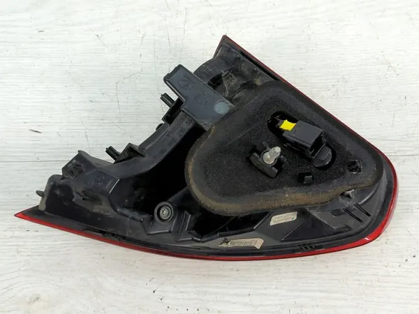 Luz trasera izquierda para Peugeot 2008 facelift 2018 image 5