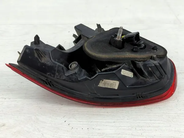 Luz trasera izquierda para Peugeot 2008 facelift 2018 image 6