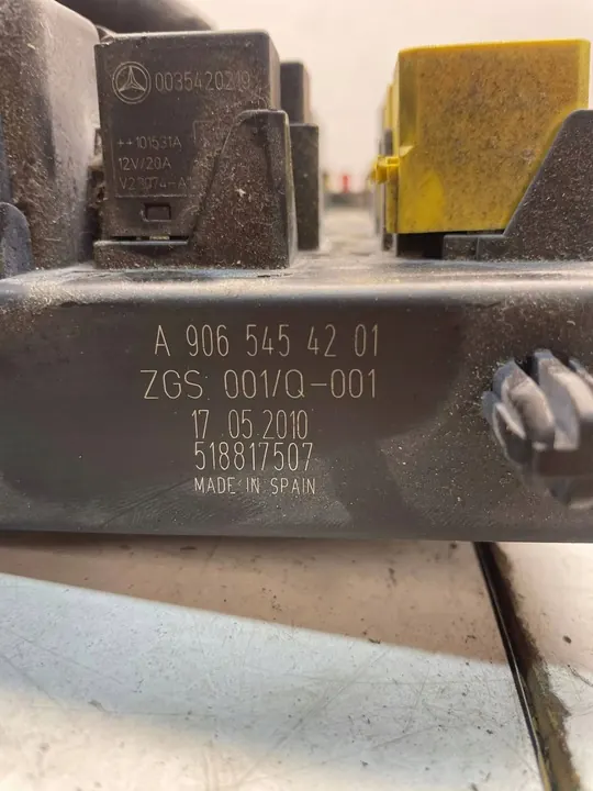 Caja de fusibles completa Mercedes-Benz Sprinter W906 2010 A0035420219 image 3