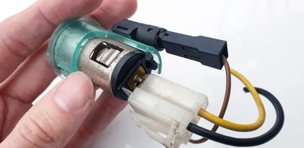 Isqueiro Volvo S40/V40 1ª geração OEM KD0845 image 10
