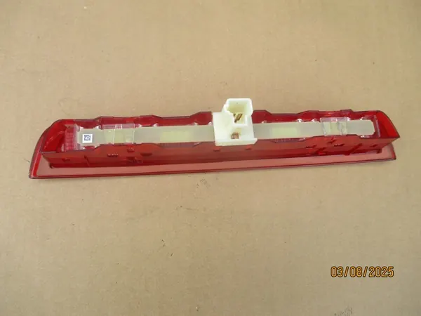 LÁMPARA DE FRENADO LED TOYOTA YARIS III ORIGINAL image 2
