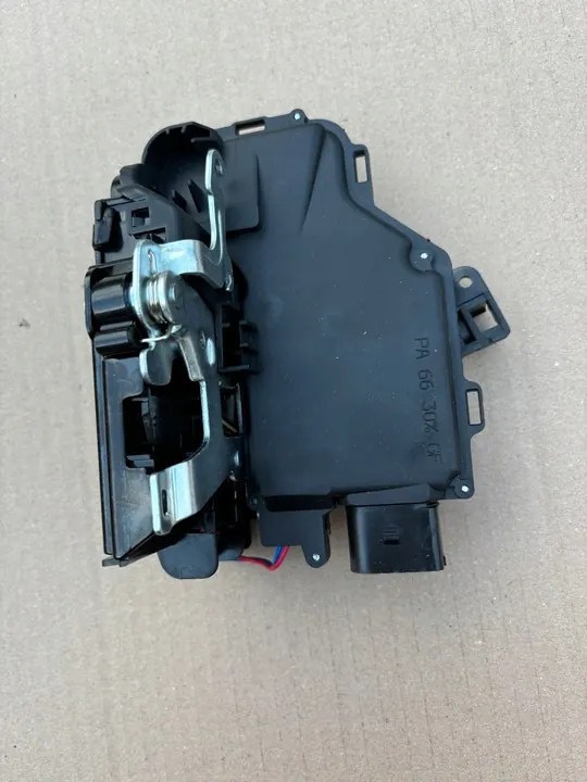 Höger Framdörrslås 9-Pin VW Golf V Tuareg Touran Octavia OEM 8N1837016 image 3