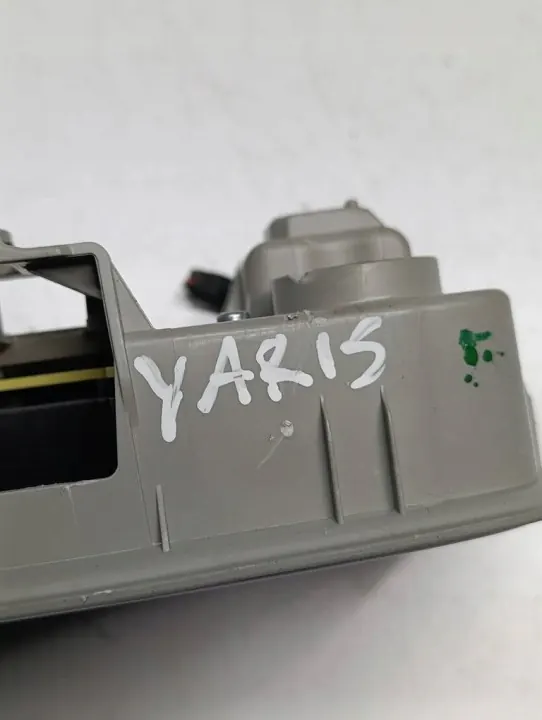 Luz de cabina Toyota Yaris IV OEM 812600D260S3 image 7