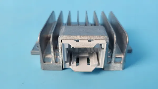 Mercedes EQE 350+ 23r Versterkermodule OEM A2909012401 image 3
