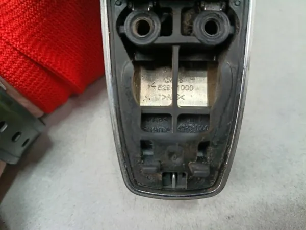 Manija Puerta Trasera Izquierda Jeep OE 4529-1000 - Usado image 8