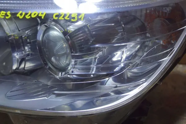 MERCEDES C W204 LINKER VOORLICHT image 4