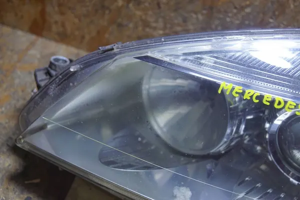 MERCEDES C W204 LINKER VOORLICHT image 7