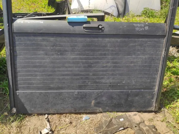 Rolo de porta-malas OEM ROLETA para Toyota Hilux VIII image 2