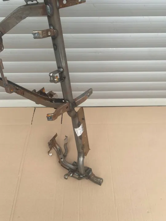 BMW X1 F48 Mittariston Kiinnike OEM 9377588 image 5
