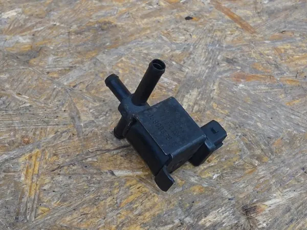 Válvula de vácuo N75 AUDI A3 S3 8L 058906283F image 2