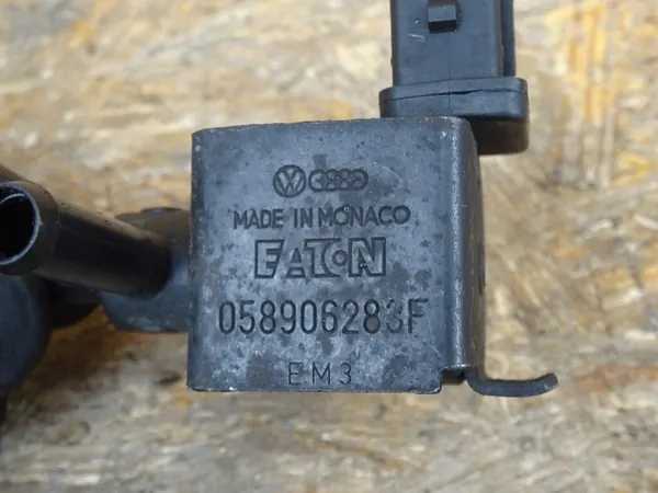 Válvula de vácuo N75 AUDI A3 S3 8L 058906283F image 3